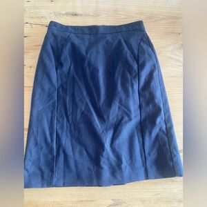 Ann Taylor Classic‎ Gray A-Line Skirt
women’s 10 Preloved